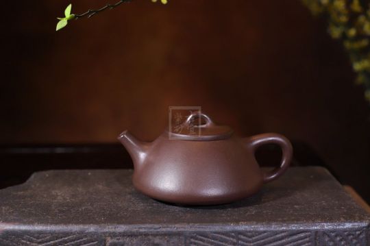 《子冶石瓢》宜興紫砂壺石瓢助理工藝美術(shù)師手工紫砂壺紫泥泡茶壺茶具